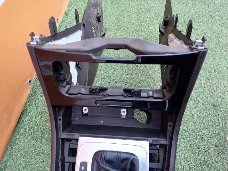 Passat B7 подлокотник в сборе