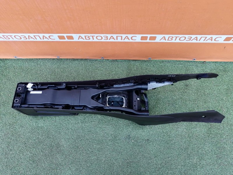 Passat B7 подлокотник в сборе