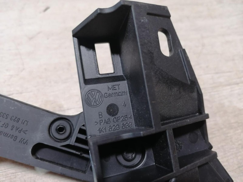 Passat B7 ручка открывания капота в салоне