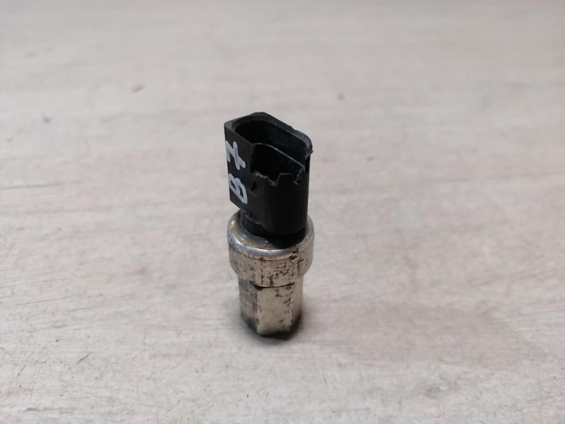 Passat B7 датчик давления кондиционера деф