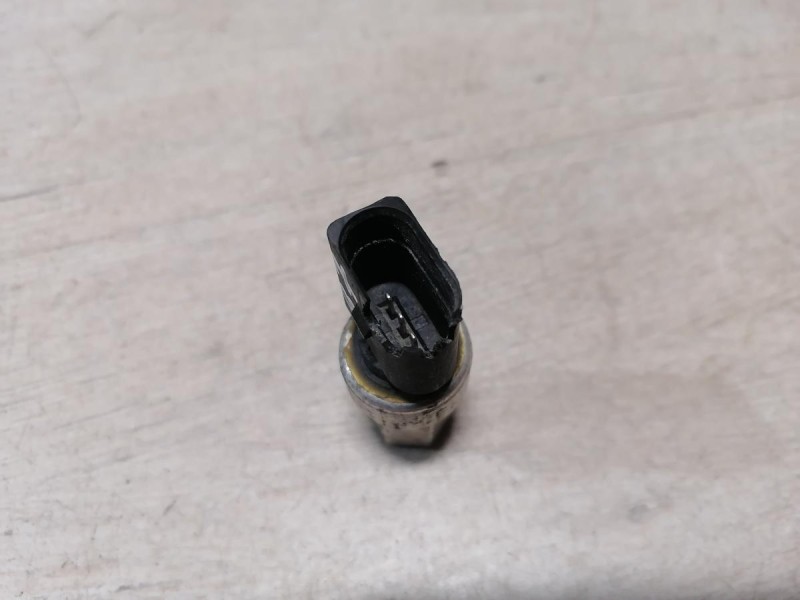 Passat B7 датчик давления кондиционера деф