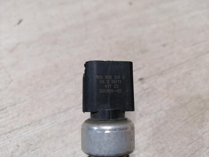 Passat B7 датчик давления кондиционера деф