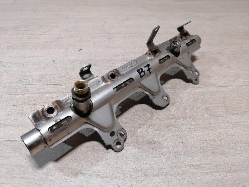 Passat B7 рампа топливная