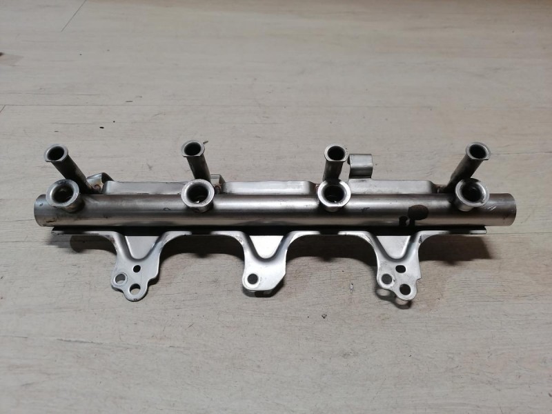 Passat B7 рампа топливная