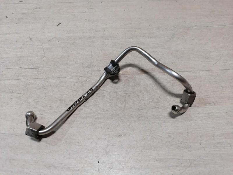 Passat B7 трубка топливная 06j127501l