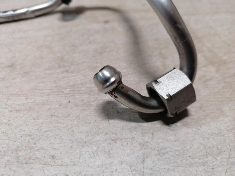 Passat B7 трубка топливная 06j127501l