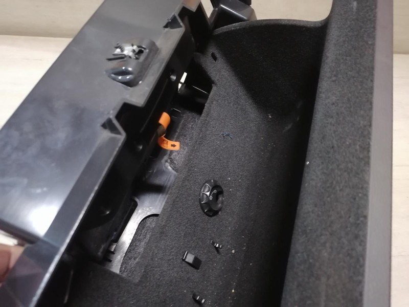 Passat B7 бардачок