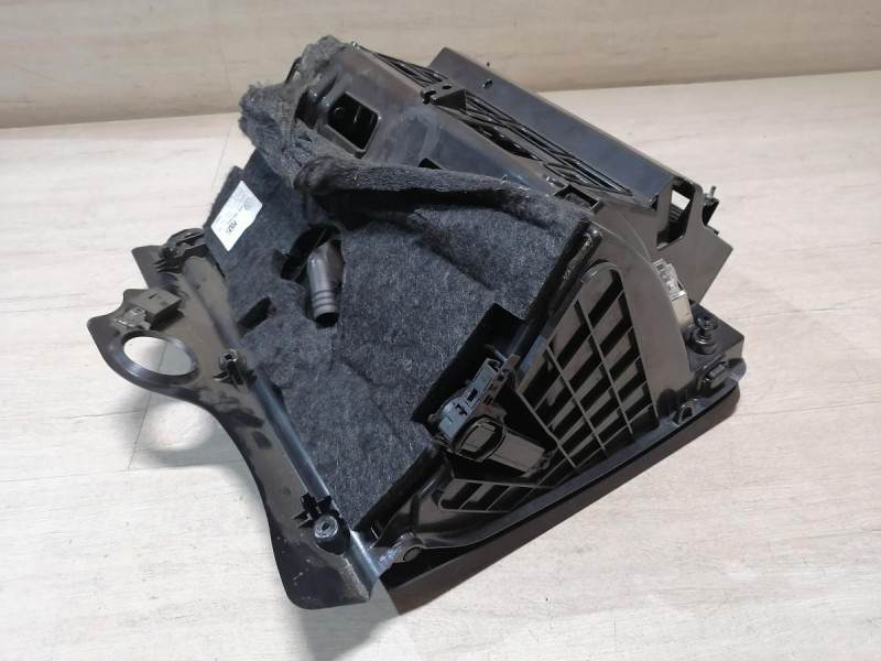 Passat B7 бардачок