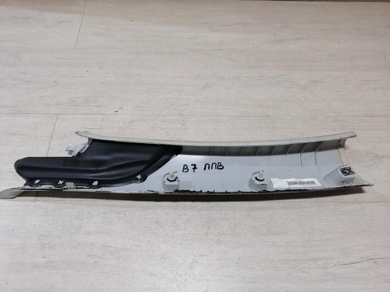 Passat B7 обшивка передней стойки верхняя правая