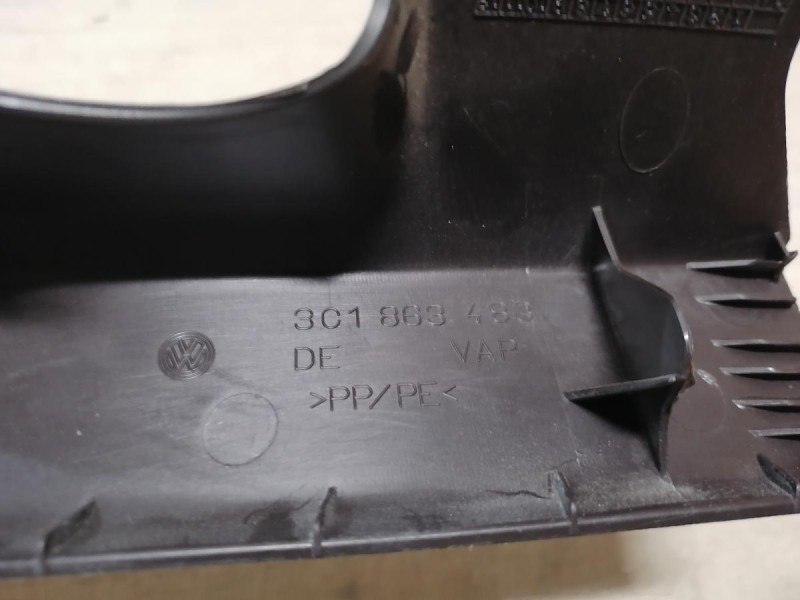 Passat B7 обшивка передней стойки нижняя левая