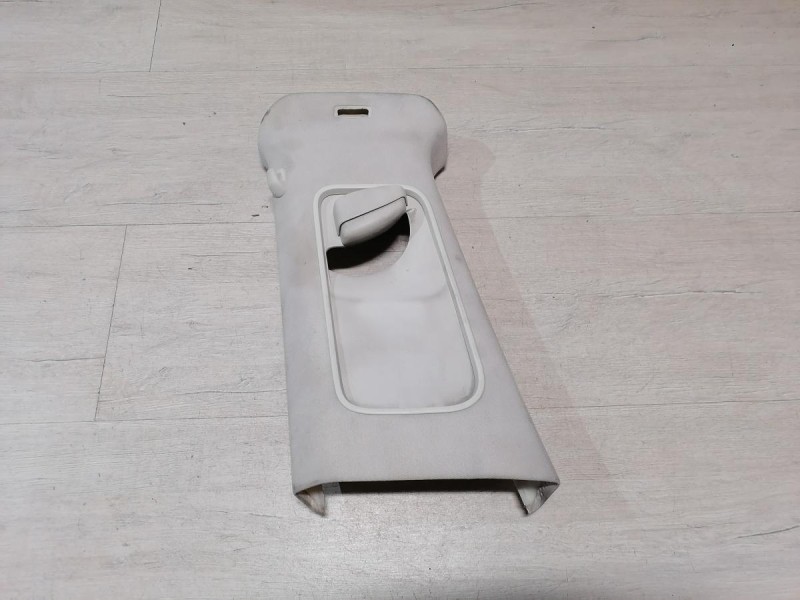 Passat B7 обшивка средней стойки верхняя левая