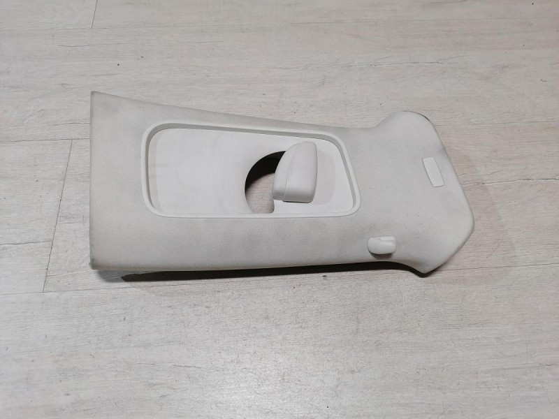 Passat B7 обшивка средней стойки верхняя правая