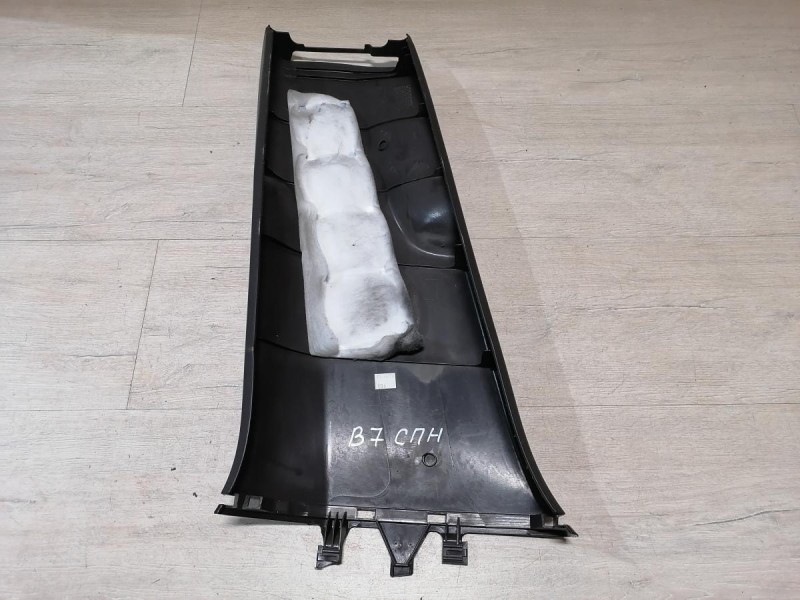 Passat B7 обшивка средней стойки нижняя правая