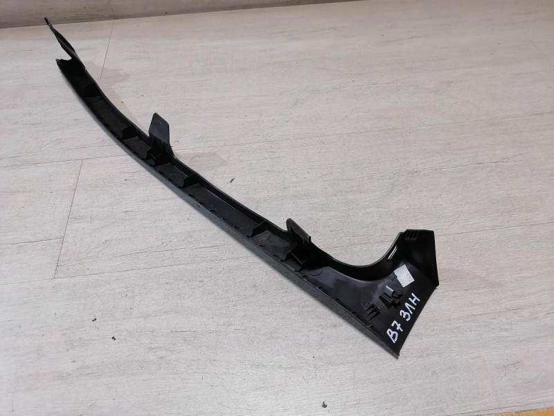 Passat B7 обшивка задней стойки нижняя левая