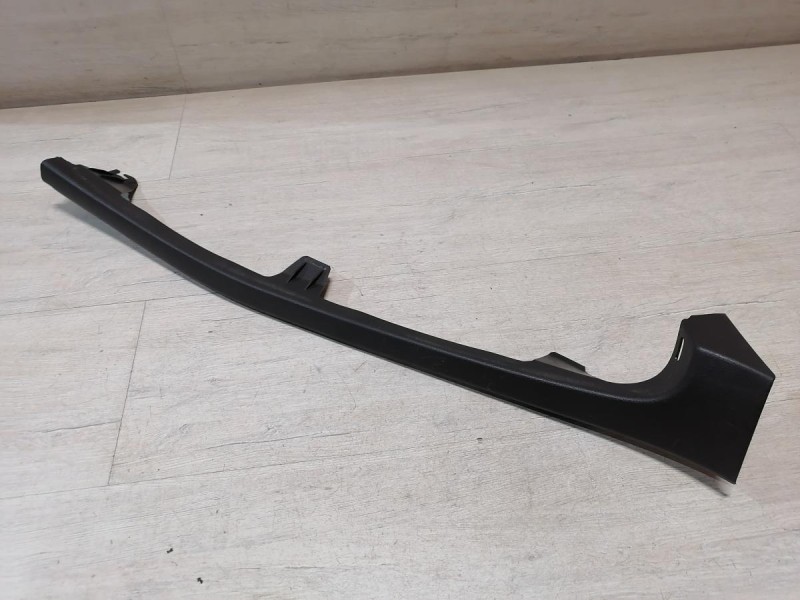 Passat B7 обшивка задней стойки нижняя правая