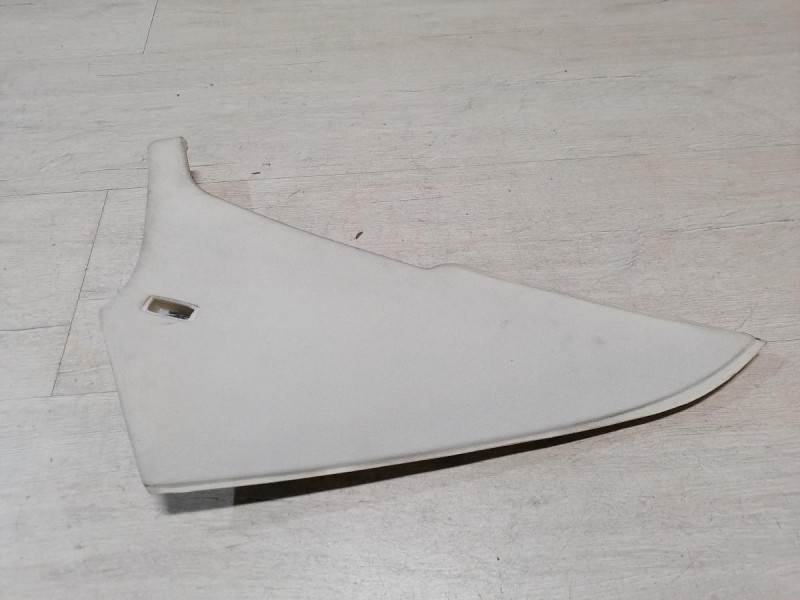 Passat B7 обшивка задней стойки верхняя левая