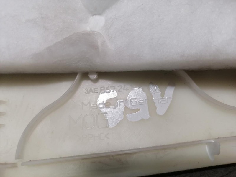 Passat B7 обшивка задней стойки верхняя левая