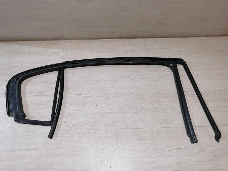 Passat B7 бархотка верхняя уплотнитель стекла задняя левая