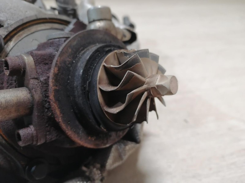 Passat B7 турбина на запчасти деф