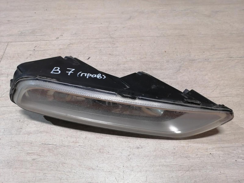 Passat B7 противотуманка правая деф