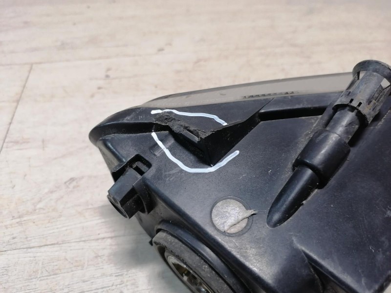 Passat B7 противотуманка правая деф