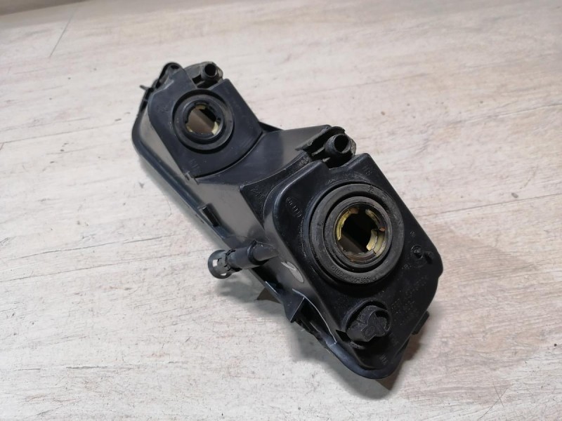 Passat B7 противотуманка правая деф