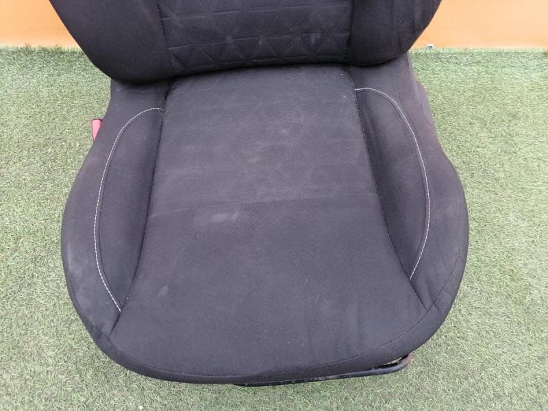 Sandero №17 сиденье переднее к-кт