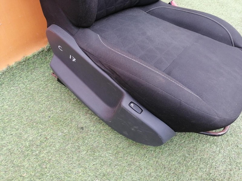 Sandero №17 сиденье переднее к-кт