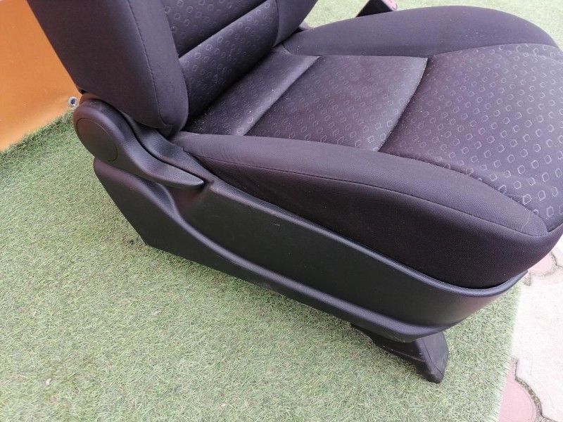 Actyon №2 сиденье правое