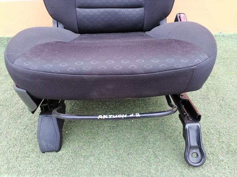 Actyon №2 сиденье правое