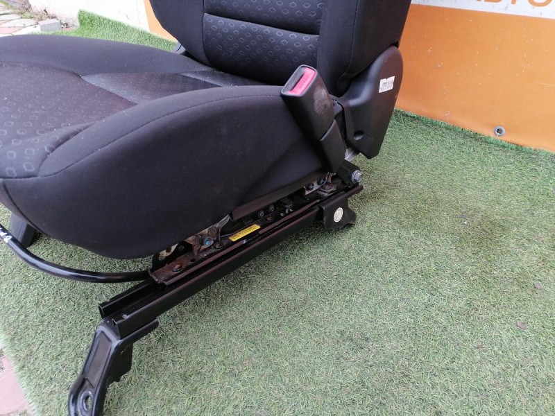 Actyon №2 сиденье правое