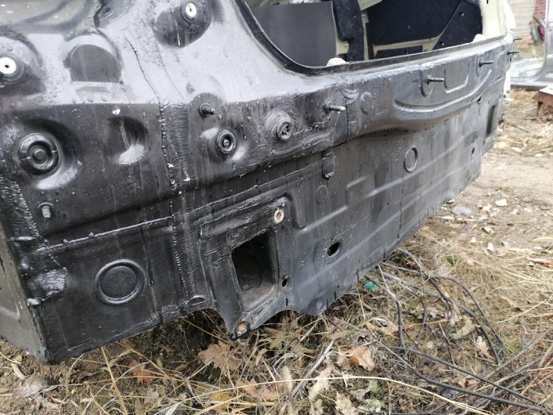 Passat B7 панель задняя ниша под запаску