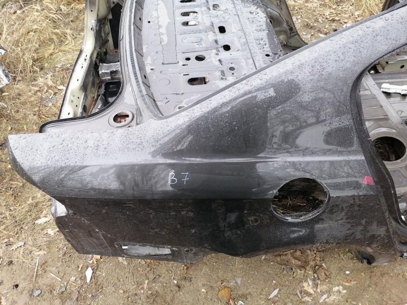 Passat B7 крыло заднее правое