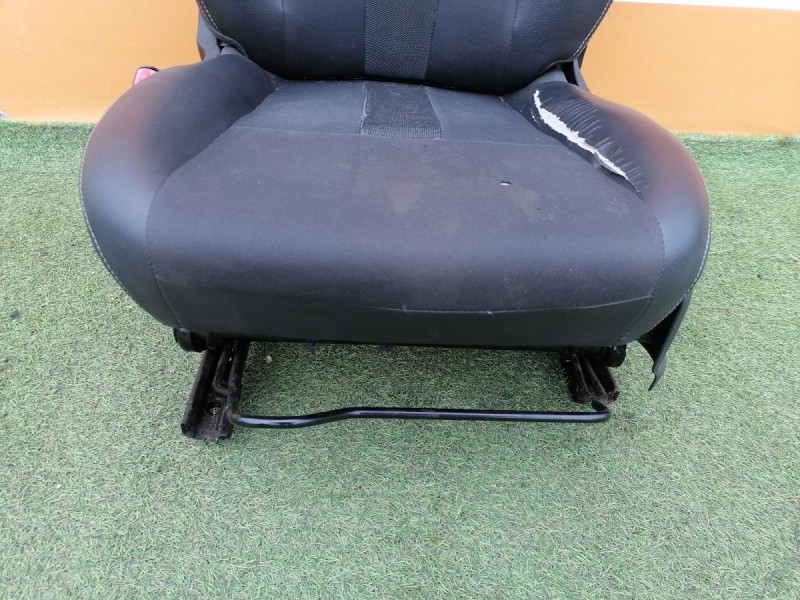 Fluence №4 сиденье переднее к-кт деф