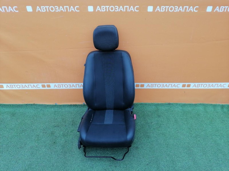 Fluence №4 сиденье переднее к-кт деф