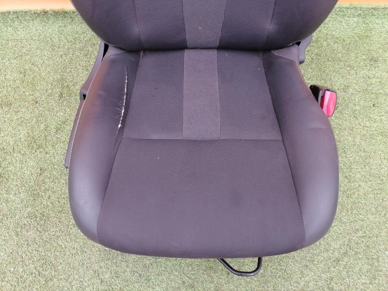 Fluence №4 сиденье переднее к-кт деф