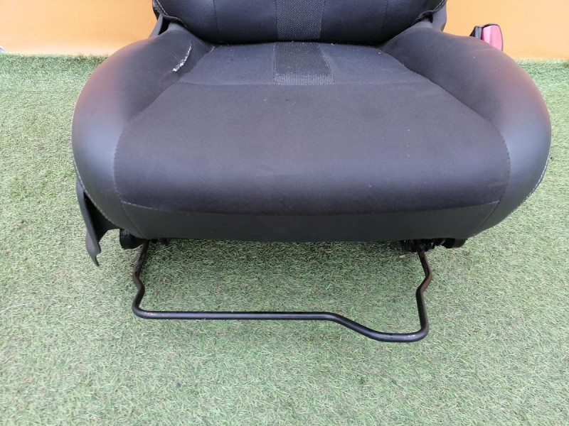 Fluence №4 сиденье переднее к-кт деф