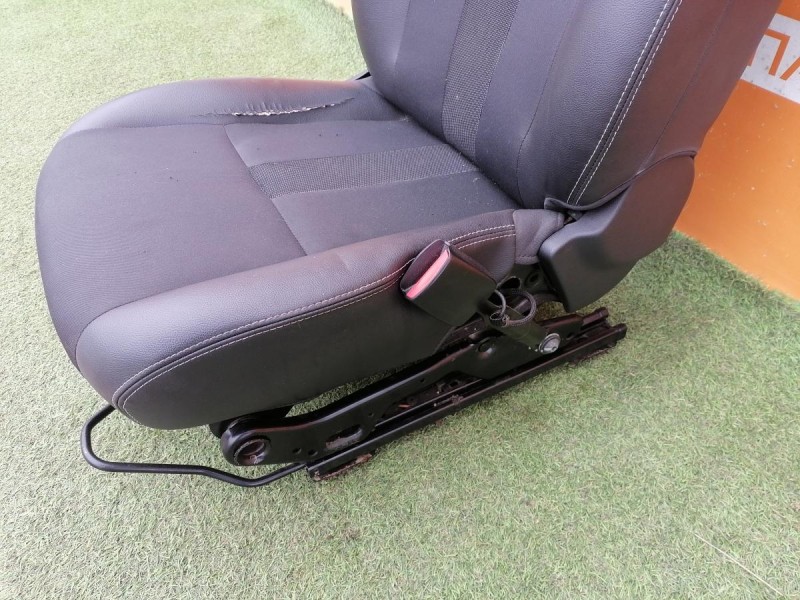 Fluence №4 сиденье переднее к-кт деф