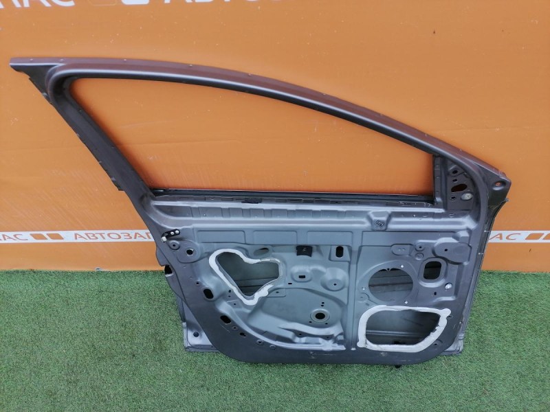 Fluence №4 дверь передняя левая