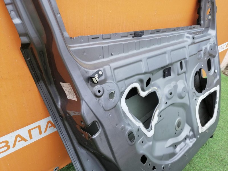 Fluence №4 дверь передняя левая