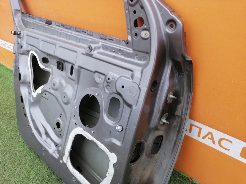 Fluence №4 дверь передняя левая