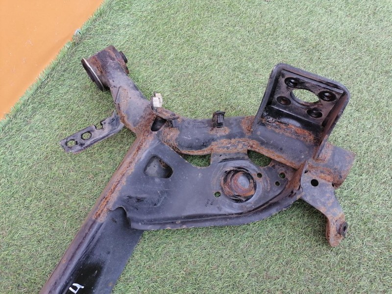 Fluence №4 балка задняя