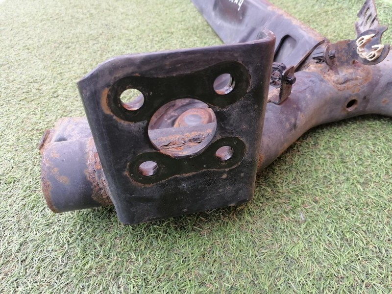 Fluence №4 балка задняя