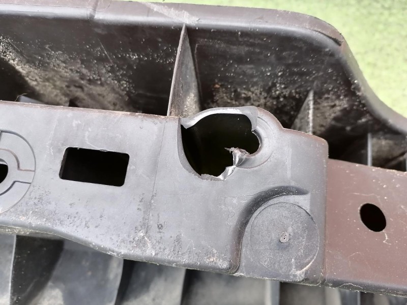 Fluence №4 усилитель заднего бампера