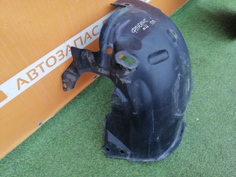 Fluence №4 подкрылок передний левый к-кт