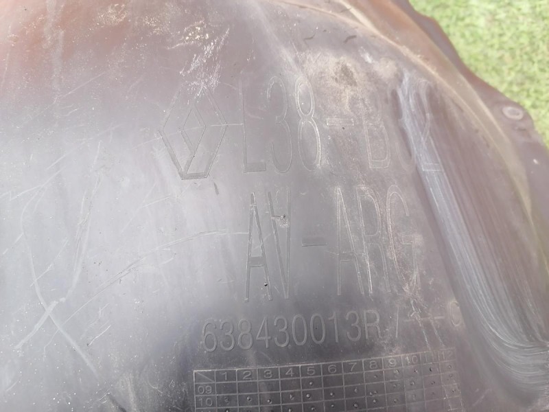 Fluence №4 подкрылок передний левый к-кт