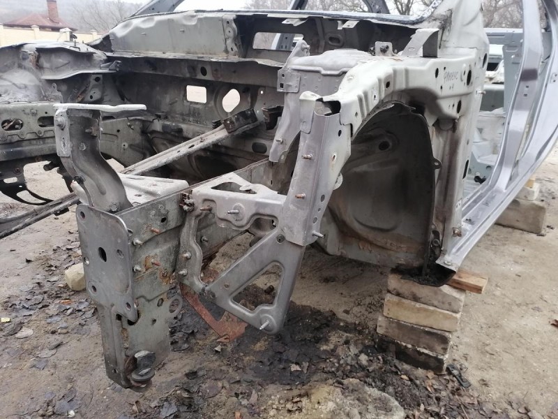 Fluence №4 лонжерон левый