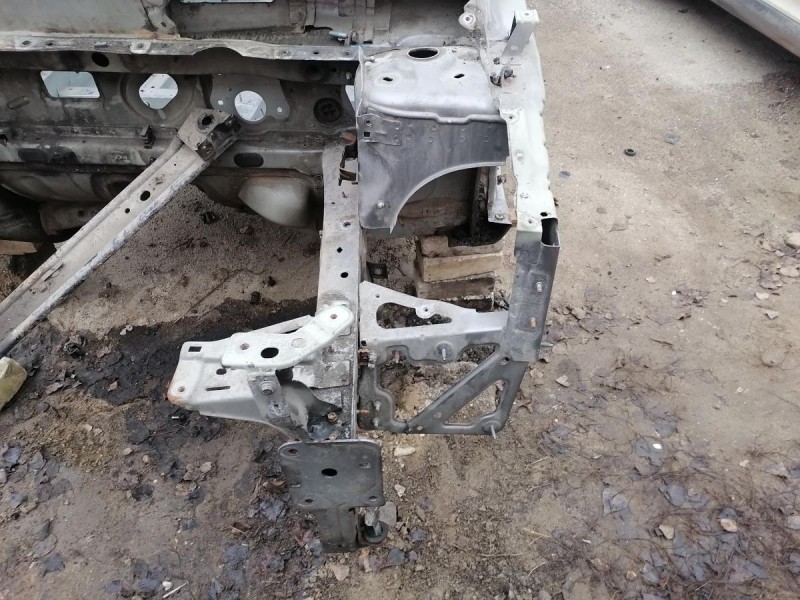 Fluence №4 лонжерон левый