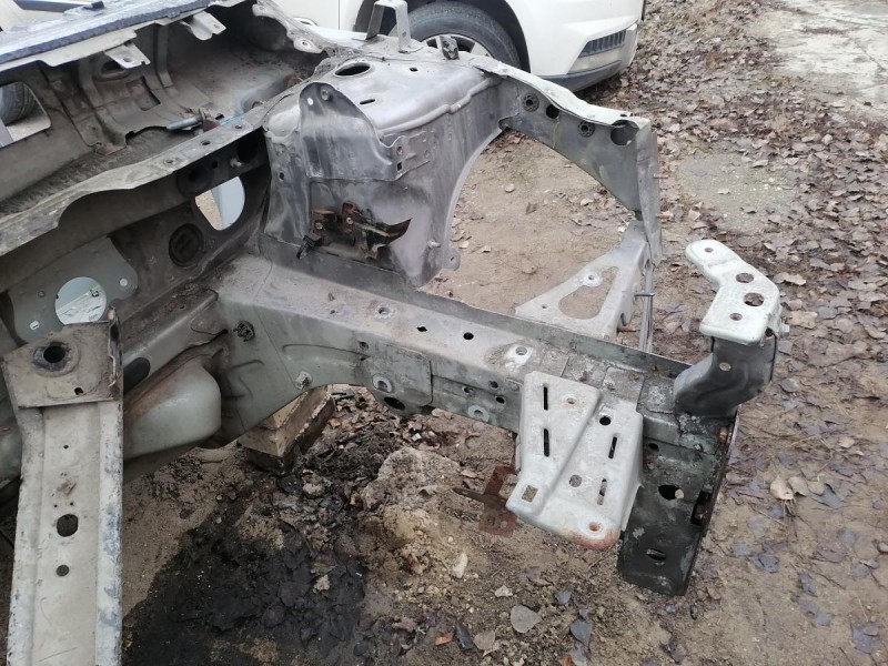 Fluence №4 лонжерон левый