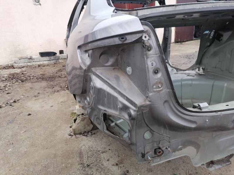 Fluence №4 крыло заднее левое